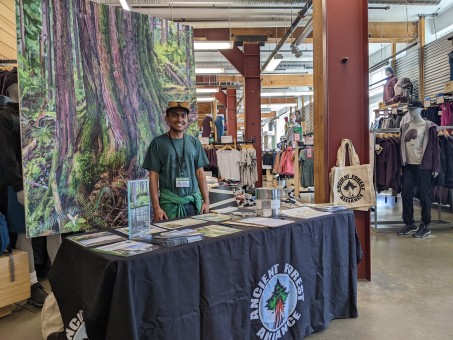 MEC Victoria tabling event over the Victoria Day long weekend, May 2022.
