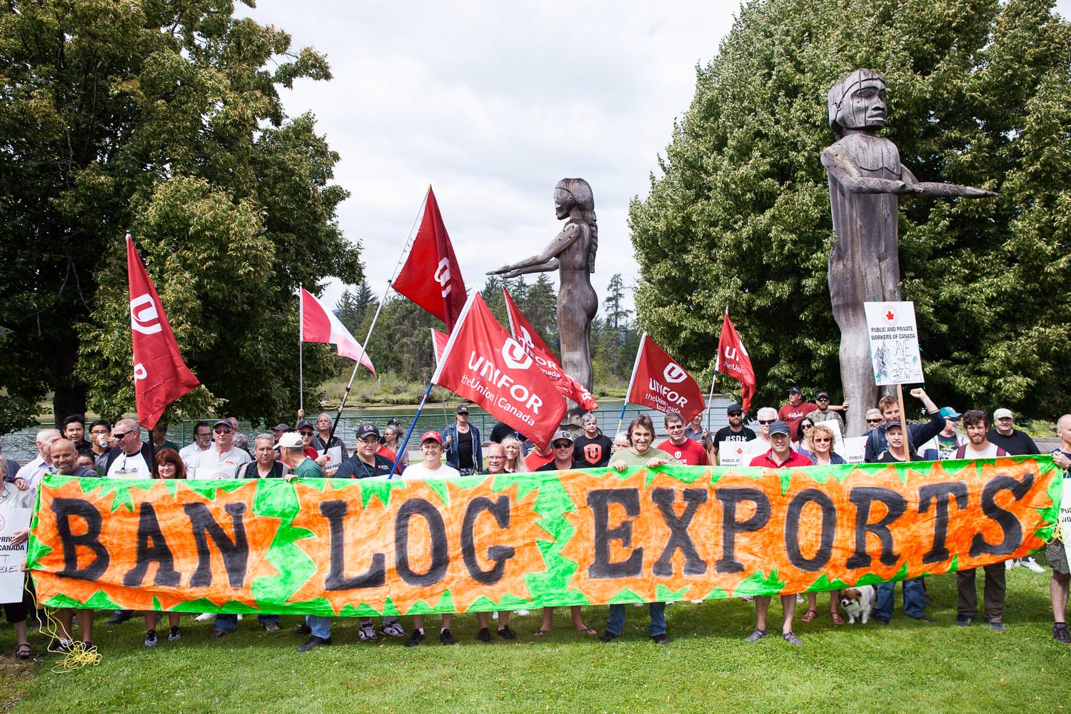 Rally against raw log exports with forestry workers and environmentalists in Port Alberni.