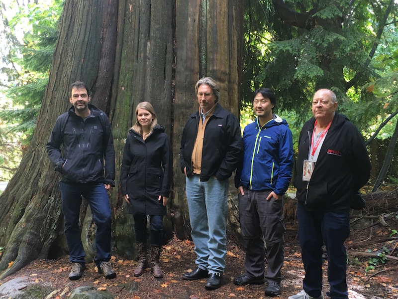 From left to right: Jens Wieting (Sierra Club of BC); Andrea Inness (AFA); Dan Hager (Port Renfrew Chamber of Commerce); Ken Wu (AFA); and Arnold Bercov (Public and Private Workers of Canada) by an old-growth redcedar tree in Stanley Park.